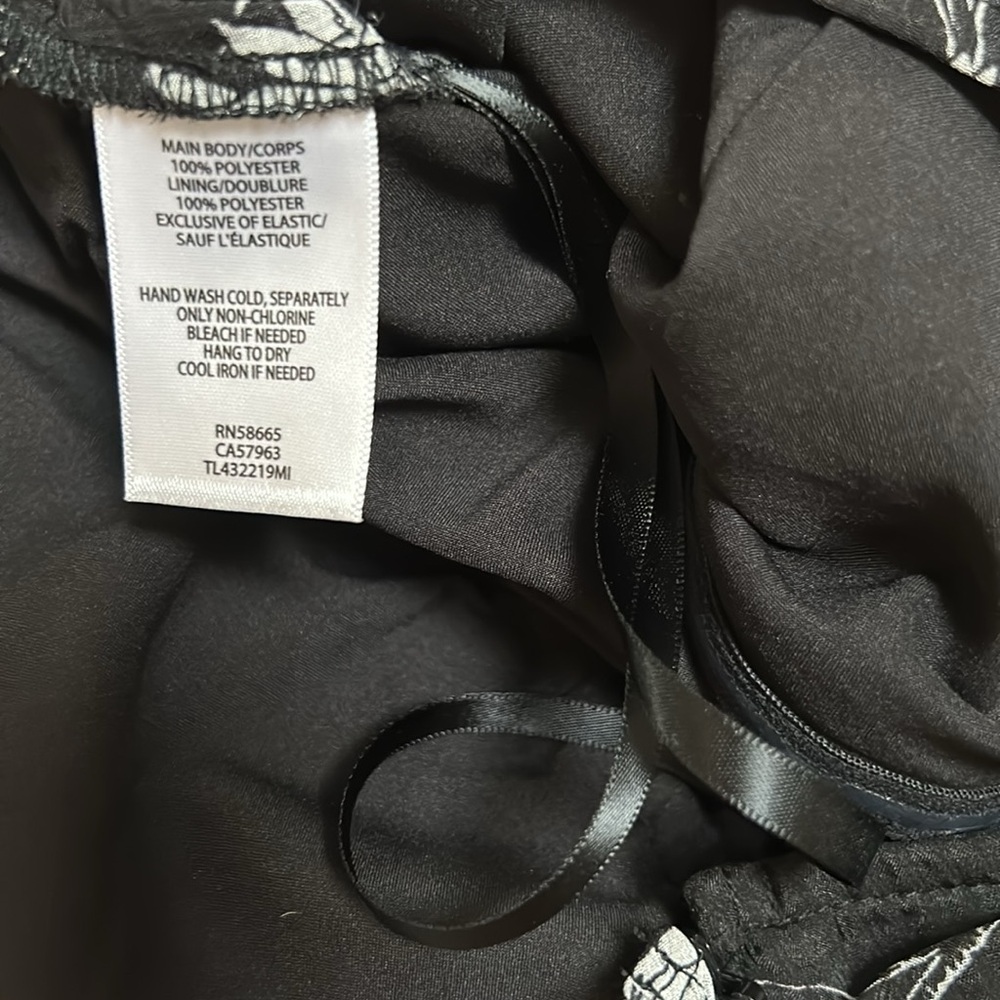 LEITH Black Floral NWT Off the shoulder crop top - Picture 5 of 5